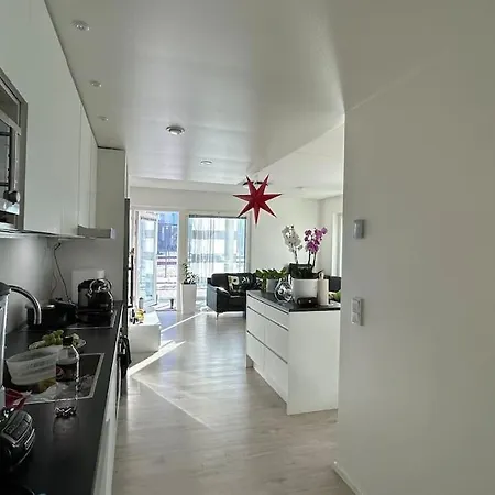 Stylish & Spacious Near Center
